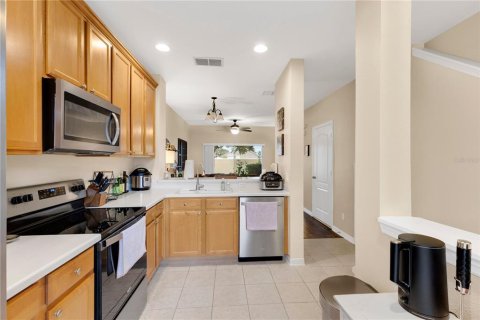 Condo in Orlando, Florida, 2 bedrooms  № 2384059 - photo 6