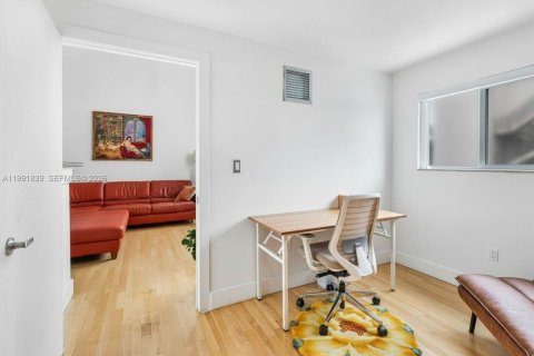 Copropriété à vendre à Miami Beach, Floride: 2 chambres, 132.2 m2 № 2154846 - photo 16