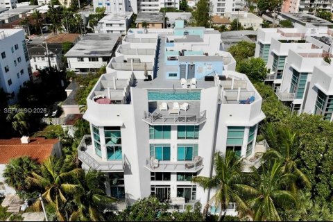Condo à Miami Beach, Floride, 2 chambres  № 2154846