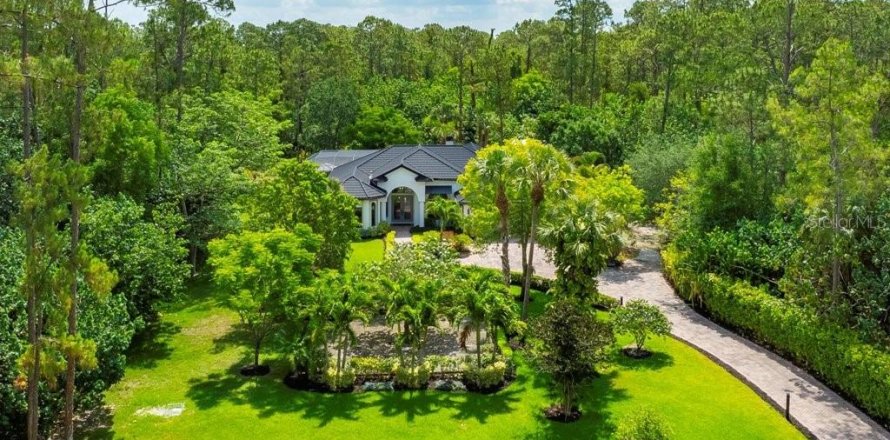 House in Naples, Florida 5 bedrooms, 288.37 sq.m. № 1798313