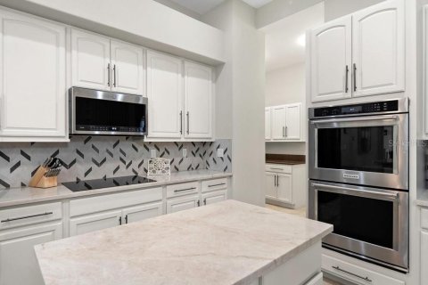 House in Naples, Florida 5 bedrooms, 288.37 sq.m. № 1798313 - photo 22