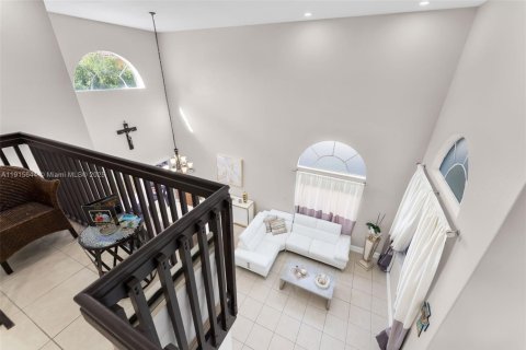 Villa ou maison à vendre à Miami, Floride: 4 chambres, 218.41 m2 № 1971995 - photo 18