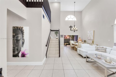 Villa ou maison à vendre à Miami, Floride: 4 chambres, 218.41 m2 № 1971995 - photo 7