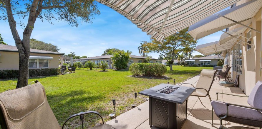 House in Delray Beach, Florida 2 bedrooms, 109.16 sq.m. № 1035973
