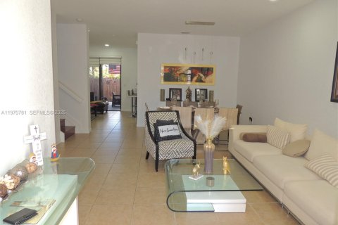 Adosado en alquiler en Doral, Florida, 3 dormitorios, 149.11 m2 № 2032702 - foto 2