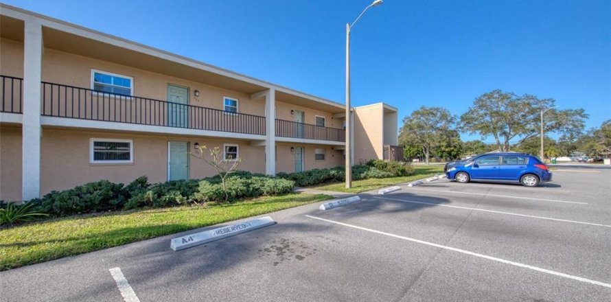 Condominio en Seminole, Florida, 2 dormitorios  № 1690309