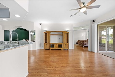 House in Spring Hill, Florida 2 bedrooms, 181.9 sq.m. № 2107759 - photo 20