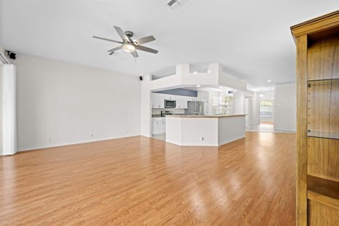 House in Spring Hill, Florida 2 bedrooms, 181.9 sq.m. № 2107759 - photo 19