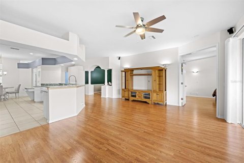 House in Spring Hill, Florida 2 bedrooms, 181.9 sq.m. № 2107759 - photo 22