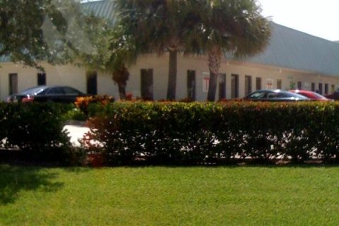 Propiedad comercial en alquiler en Jupiter, Florida № 1022026 - foto 1
