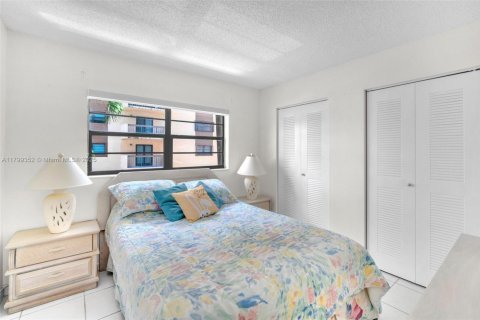 Condo in Miami, Florida, 3 bedrooms  № 1676370 - photo 6