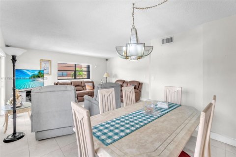 Condo in Miami, Florida, 3 bedrooms  № 1676370 - photo 22