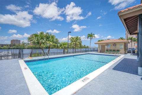 Condo in Miami, Florida, 3 bedrooms  № 1676370 - photo 30