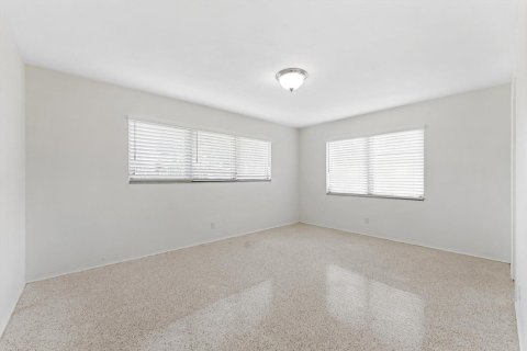 Villa ou maison à louer à Deerfield Beach, Floride: 2 chambres, 147.16 m2 № 2378655 - photo 13