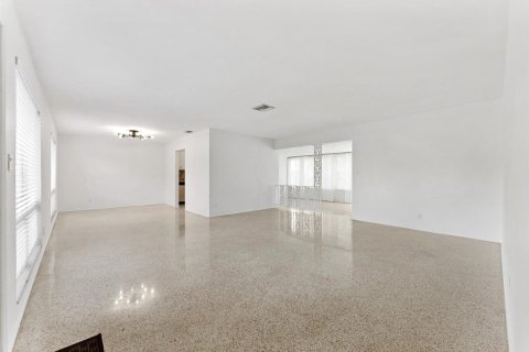 Villa ou maison à louer à Deerfield Beach, Floride: 2 chambres, 147.16 m2 № 2378655 - photo 3