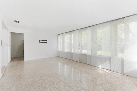 Villa ou maison à louer à Deerfield Beach, Floride: 2 chambres, 147.16 m2 № 2378655 - photo 11