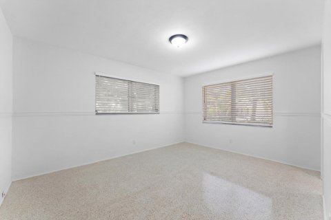 Villa ou maison à louer à Deerfield Beach, Floride: 2 chambres, 147.16 m2 № 2378655 - photo 18
