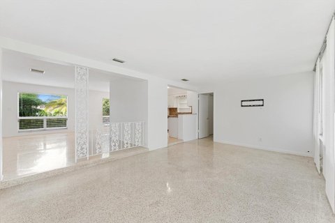 Villa ou maison à louer à Deerfield Beach, Floride: 2 chambres, 147.16 m2 № 2378655 - photo 12