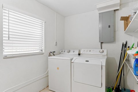 Villa ou maison à louer à Deerfield Beach, Floride: 2 chambres, 147.16 m2 № 2378655 - photo 21