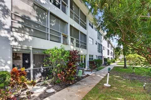 Copropriété à vendre à Lighthouse Point, Floride: 1 chambre, 62.8 m2 № 2392597 - photo 17