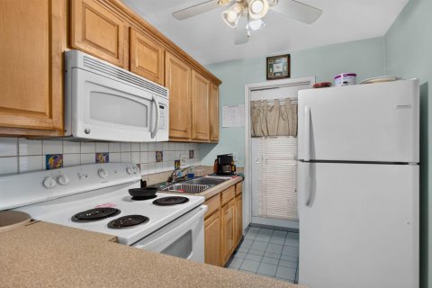 Copropriété à vendre à Lighthouse Point, Floride: 1 chambre, 62.8 m2 № 2392597 - photo 16