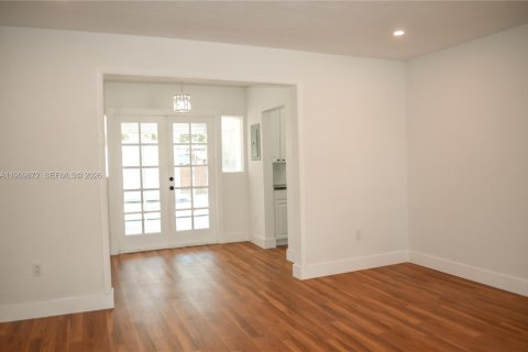 House in Lake Worth, Florida 3 bedrooms, 101.17 sq.m. № 2082161 - photo 24