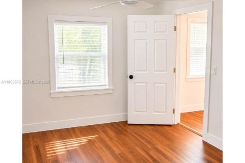 House in Lake Worth, Florida 3 bedrooms, 101.17 sq.m. № 2082161 - photo 18