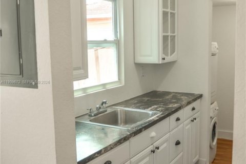 House in Lake Worth, Florida 3 bedrooms, 101.17 sq.m. № 2082161 - photo 27