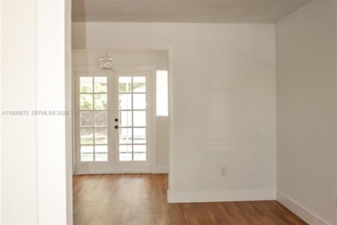 House in Lake Worth, Florida 3 bedrooms, 101.17 sq.m. № 2082161 - photo 6