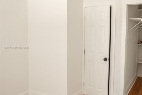 House in Lake Worth, Florida 3 bedrooms, 101.17 sq.m. № 2082161 - photo 9