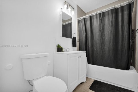 Купить виллу или дом в Майами, Флорида 3 спальни, 152.36м2, № 1930451 - фото 30