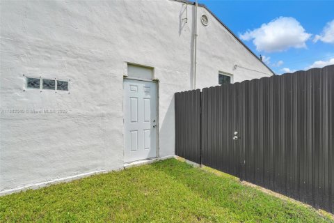 Купить виллу или дом в Майами, Флорида 3 спальни, 152.36м2, № 1930451 - фото 13