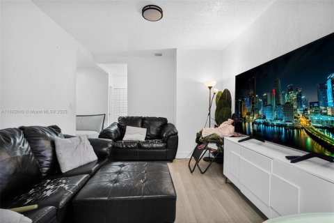 Купить виллу или дом в Майами, Флорида 3 спальни, 152.36м2, № 1930451 - фото 21