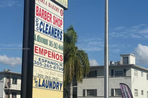 Propiedad comercial en venta en Miami, Florida № 1939777 - foto 29
