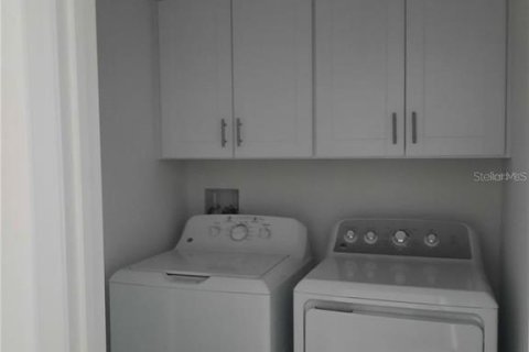 Touwnhouse à louer à Zephyrhills, Floride: 3 chambres, 151.8 m2 № 2156591 - photo 4