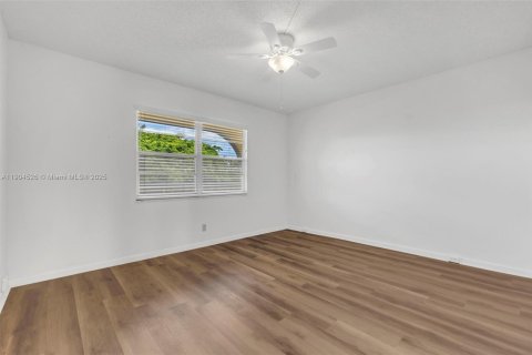 Copropriété à vendre à Coconut Creek, Floride: 2 chambres, 107.4 m2 № 1956259 - photo 13