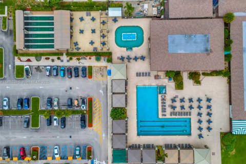 Copropriété à vendre à Coconut Creek, Floride: 2 chambres, 107.4 m2 № 1956259 - photo 27