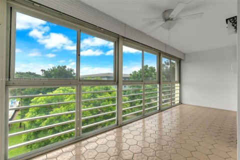 Copropriété à vendre à Coconut Creek, Floride: 2 chambres, 107.4 m2 № 1956259 - photo 16