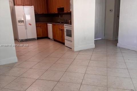 Appartement à louer à North Miami Beach, Floride: 4 chambres, 156.08 m2 № 1993281 - photo 5