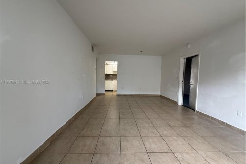 Condominio en venta en Miami, Florida, 1 dormitorio, 79.34 m2 № 1888956 - foto 15