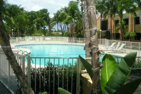 Condominio en venta en Miami, Florida, 1 dormitorio, 79.34 m2 № 1888956 - foto 18