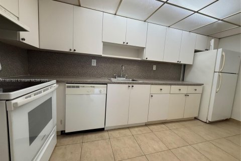 Condominio en venta en Miami, Florida, 1 dormitorio, 79.34 m2 № 1888956 - foto 11