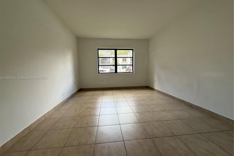 Condominio en venta en Miami, Florida, 1 dormitorio, 79.34 m2 № 1888956 - foto 7