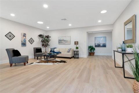 Casa en venta en Saint Petersburg, Florida, 3 dormitorios, 178.19 m2 № 1914779 - foto 16