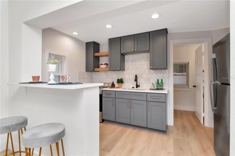 Casa en venta en Saint Petersburg, Florida, 3 dormitorios, 178.19 m2 № 1914779 - foto 29