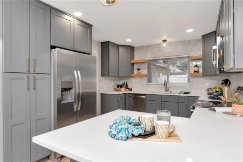 Casa en venta en Saint Petersburg, Florida, 3 dormitorios, 178.19 m2 № 1914779 - foto 11
