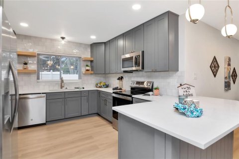 Casa en venta en Saint Petersburg, Florida, 3 dormitorios, 178.19 m2 № 1914779 - foto 12