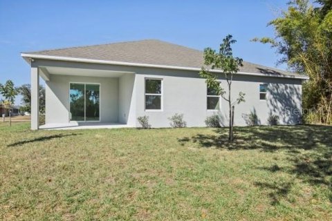 House in Punta Gorda, Florida 3 bedrooms, 191.94 sq.m. № 2342761 - photo 2