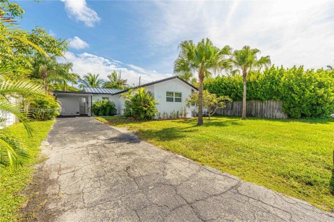 Casa en venta en Fort Lauderdale, Florida, 3 dormitorios № 2185578 - foto 5