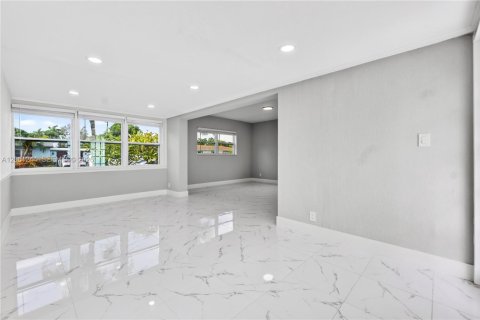 Casa en venta en Fort Lauderdale, Florida, 3 dormitorios № 2185578 - foto 15